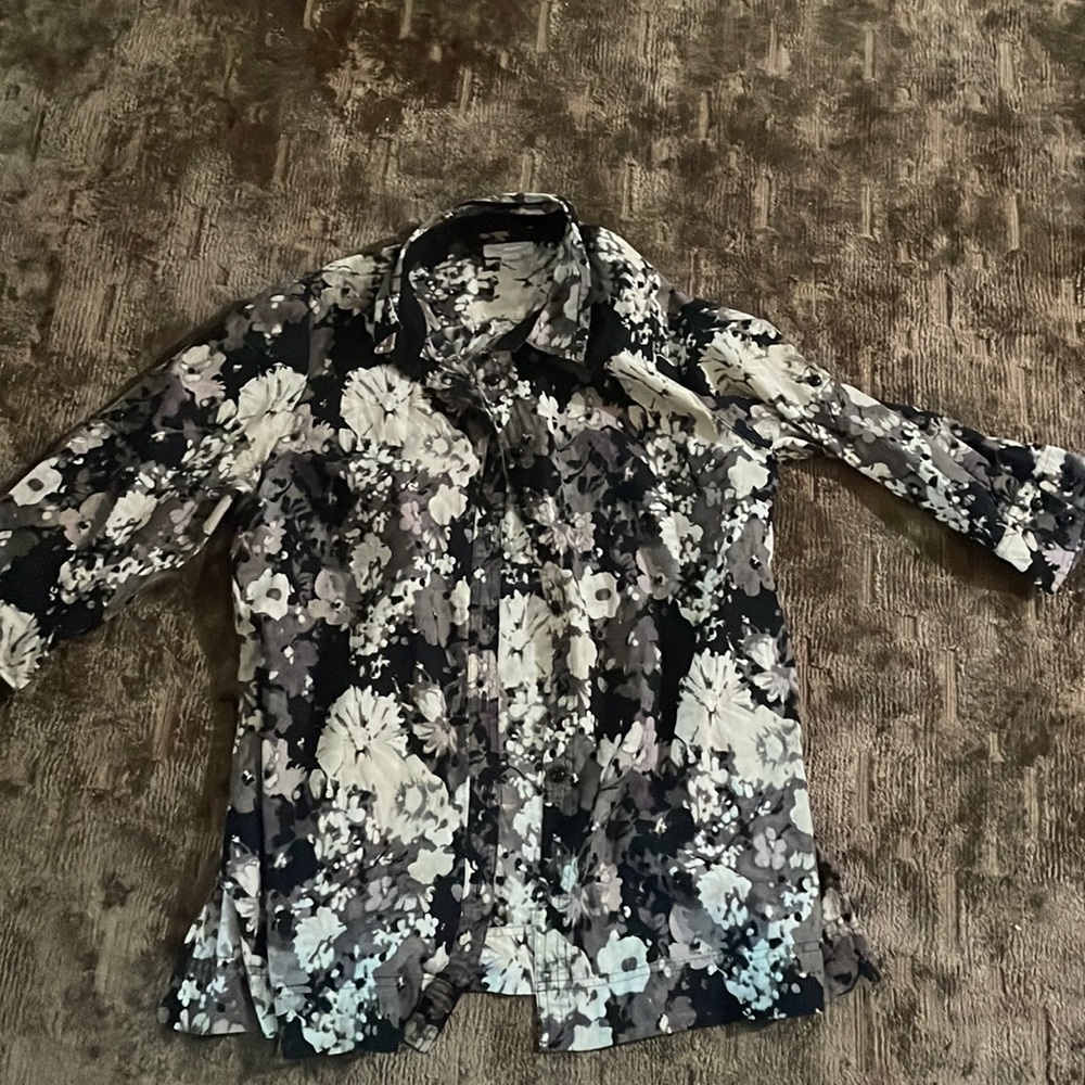 Charter Club women’s size 10 floral button down top